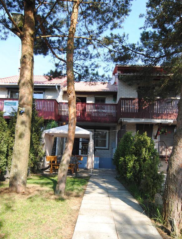 Guesthouse "Nakvyne Pas Zveja" Purvynes Street 니다 외부 사진