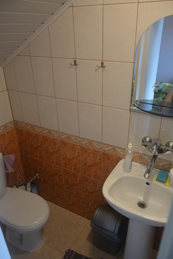 Guesthouse "Nakvyne Pas Zveja" Purvynes Street 니다 외부 사진