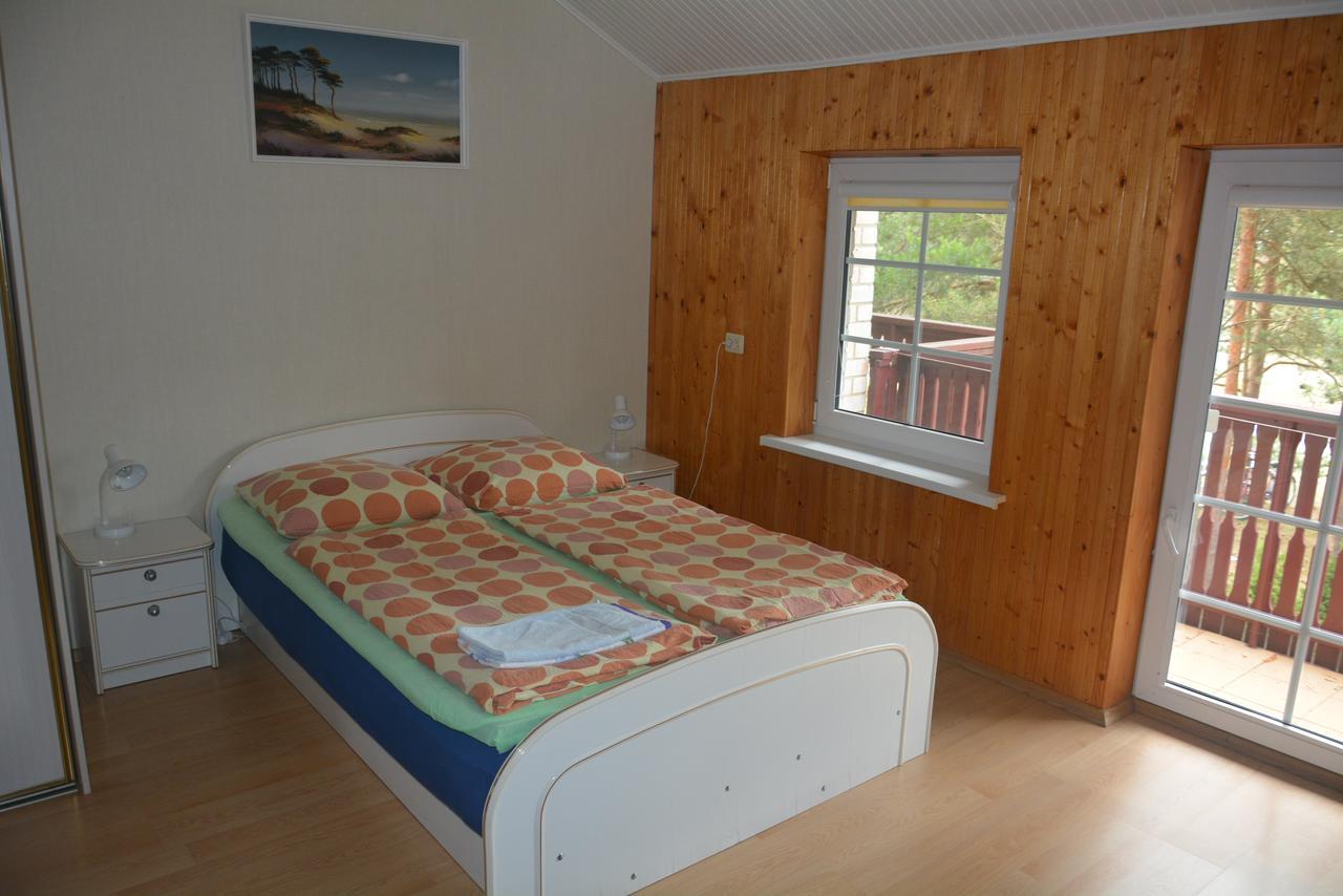 Guesthouse "Nakvyne Pas Zveja" Purvynes Street 니다 외부 사진