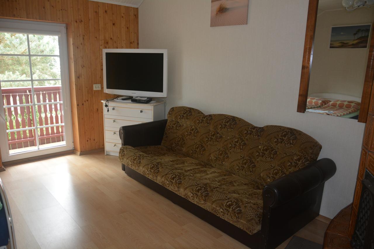 Guesthouse "Nakvyne Pas Zveja" Purvynes Street 니다 외부 사진
