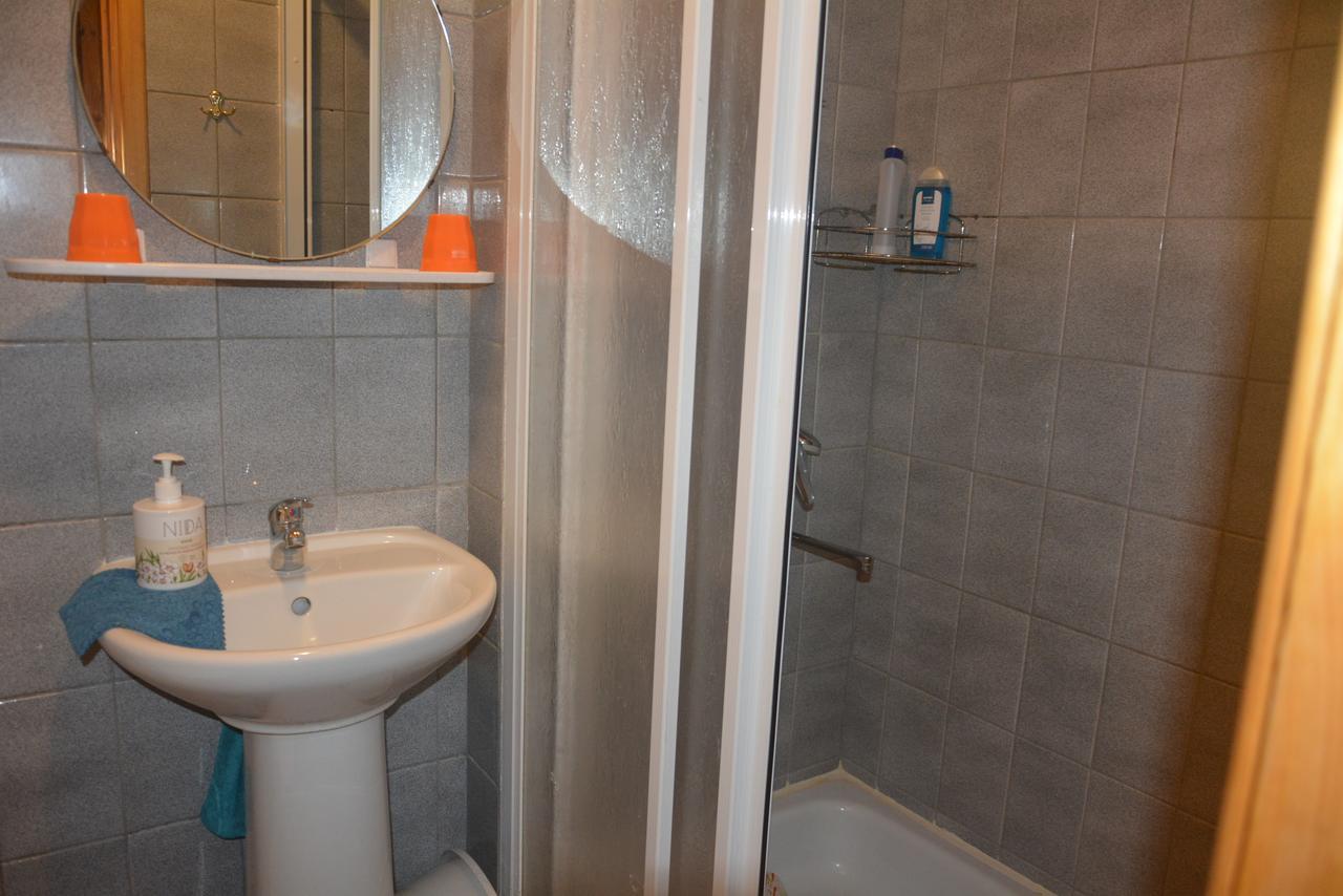 Guesthouse "Nakvyne Pas Zveja" Purvynes Street 니다 외부 사진